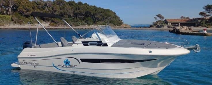 Pacific Craft 700 — Pacific Craft 700 Sun Cruiser