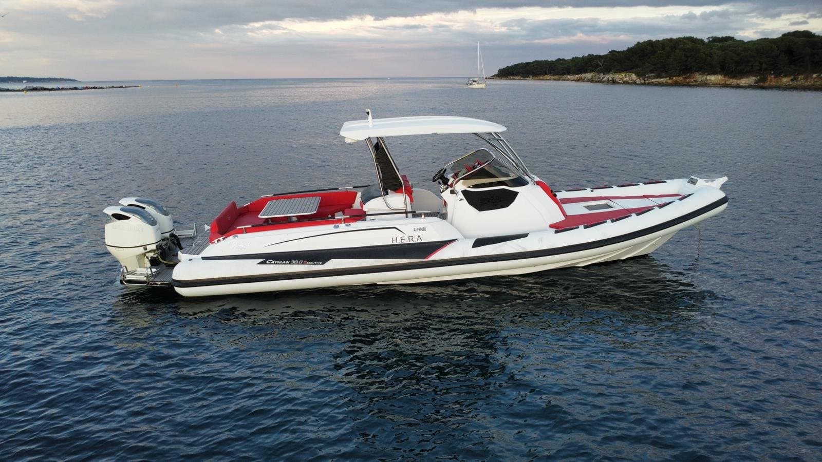 Hera — Ranieri Cayman 38